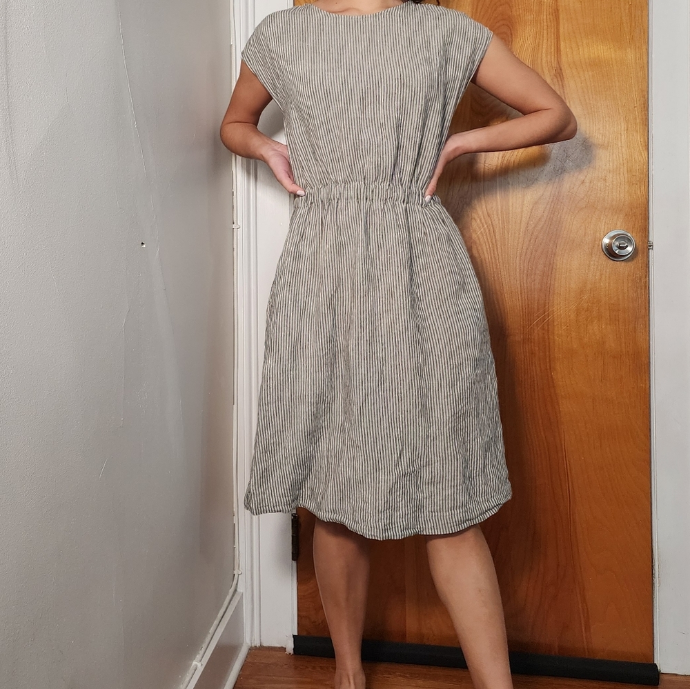 notPERFECTLINEN Dress with Elastic Waist in Natural Gray Stripes